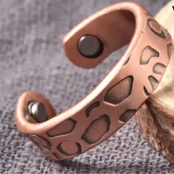 Jewelry - Magnetic Adjustable Open Ring with Magnetic End in Rosetone